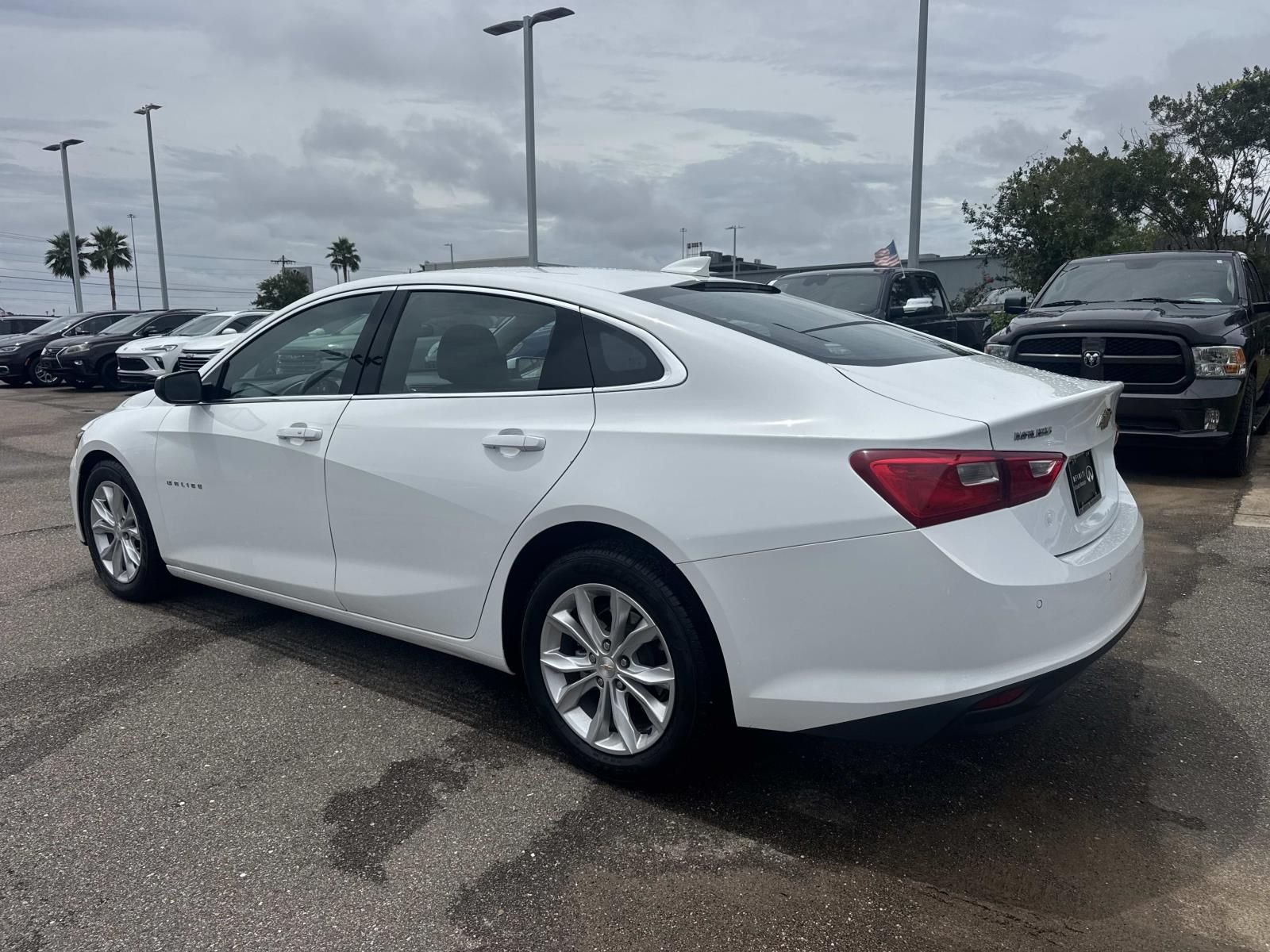 Used 2025 White Chevrolet LT image 7