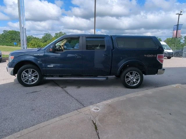 Used 2014 Blue Ford Lariat image 31