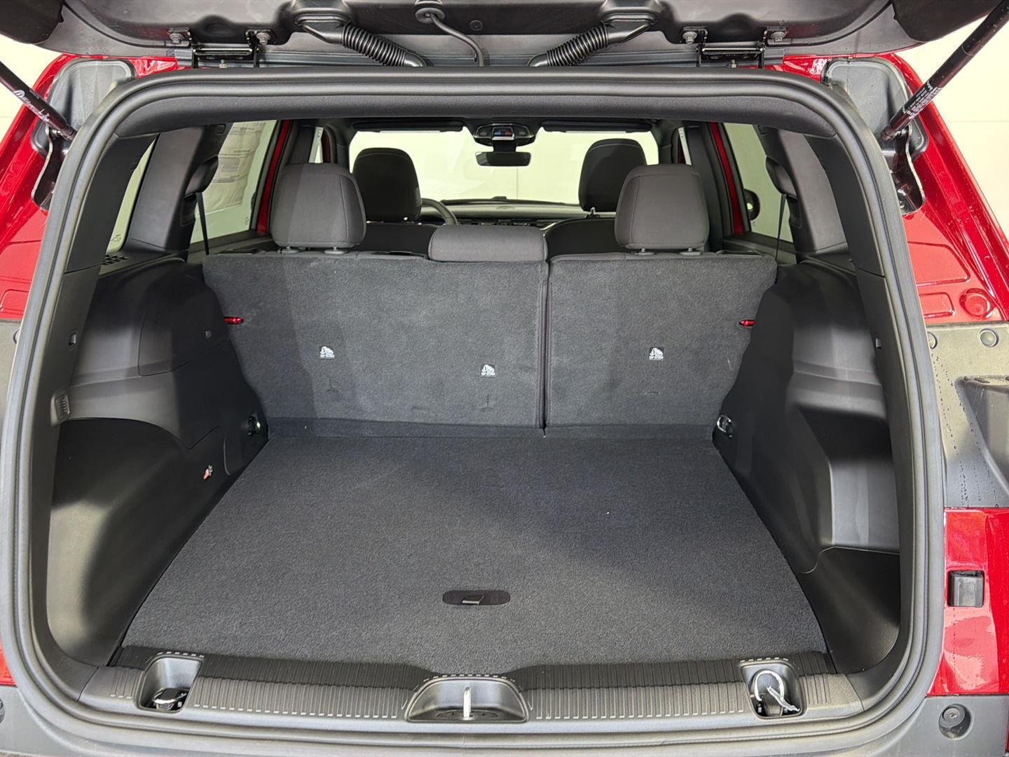 New 2026 Red Hot Pearl-Coat Exterior Paint Jeep Laredo image 7