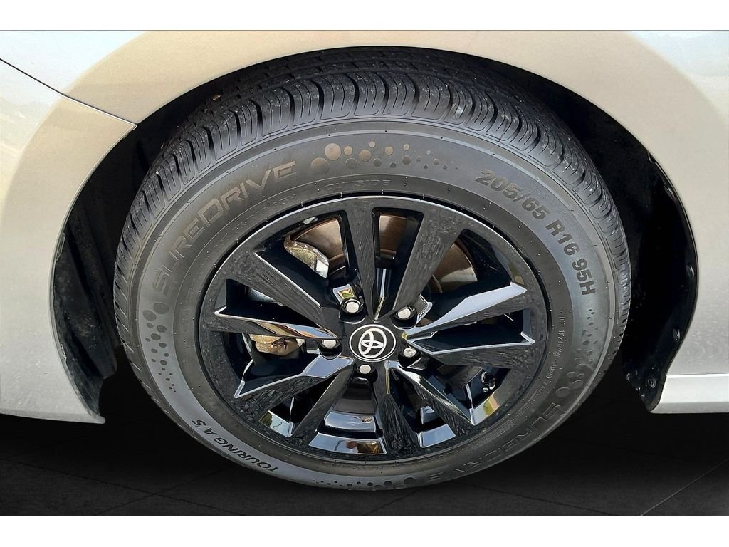 Used 2025 Silver Toyota LE image 7