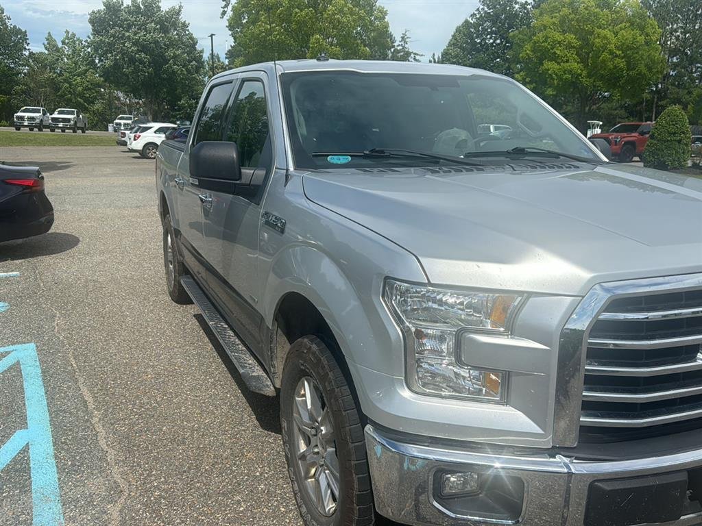 Used 2016 Ingot Silver Metallic/Magnetic Metallic FORD XLT image 2