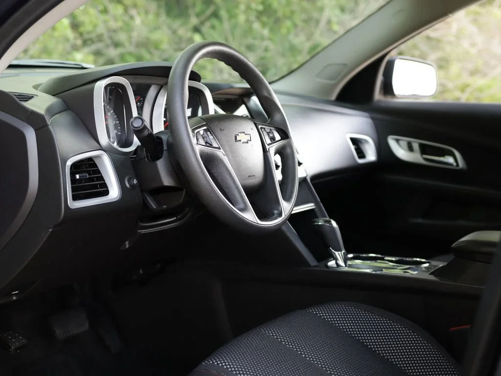 Used 2016 BLUE VELVET METALLIC Chevrolet LS image 9