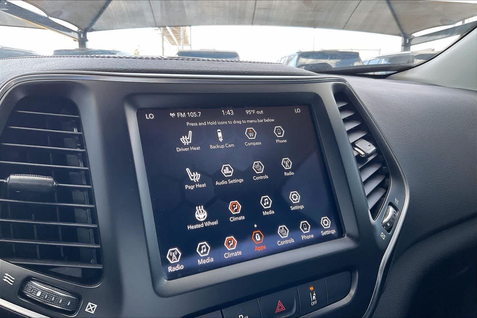 Used 2021 Diamond Black Crystal Pearlcoat Jeep Latitude Lux image 31