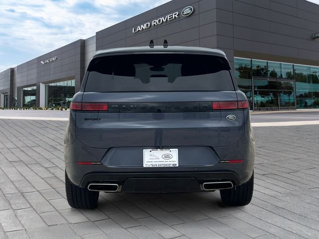 Used 2023 Blue Land Rover SE Dynamic image 4