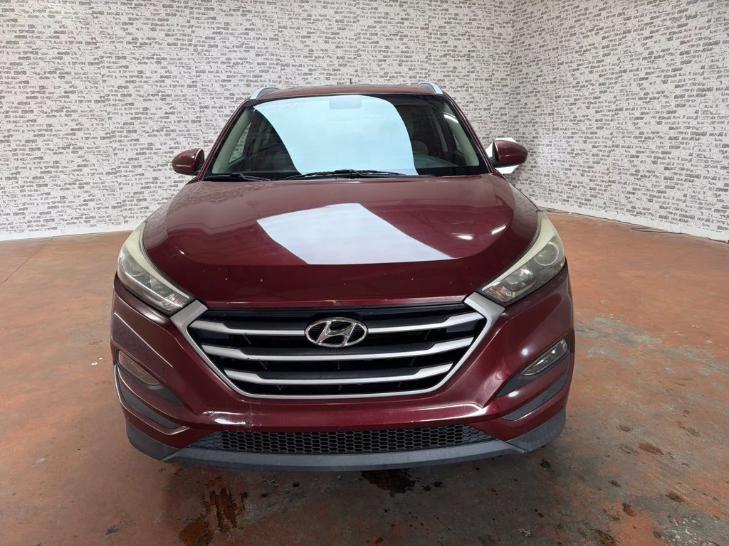 Used 2017 Ruby Wine Hyundai SE image 2