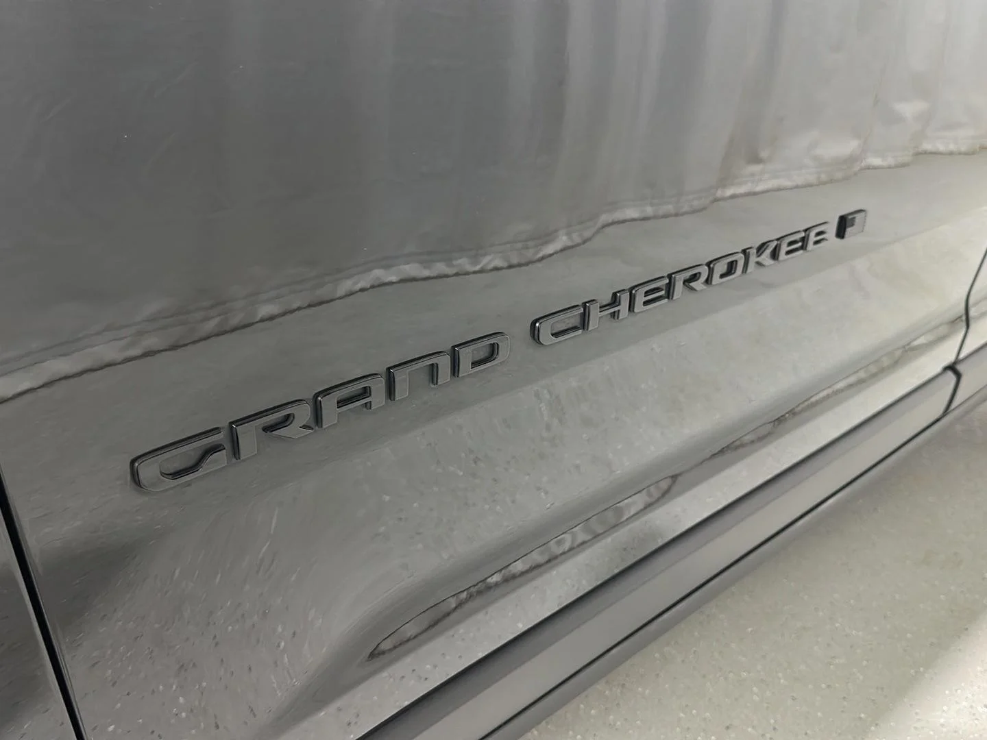 Used 2025 Diamond Black Crystal Pearlcoat Jeep Altitude image 28