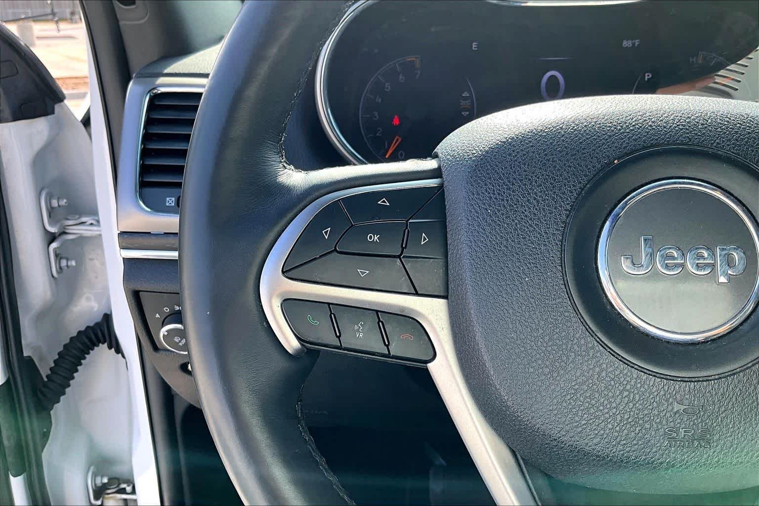 Used 2018 Bright White Clear Coat Jeep Limited image 22
