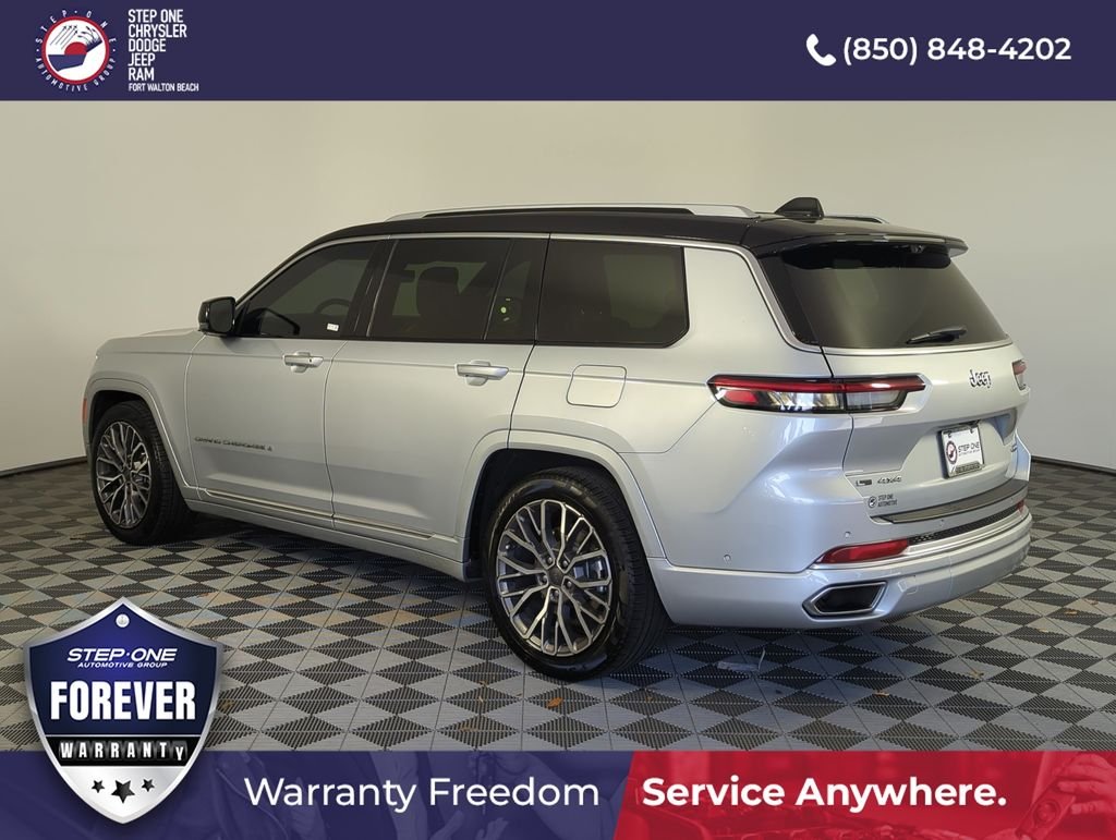 Used 2021 Silver Jeep Summit image 4