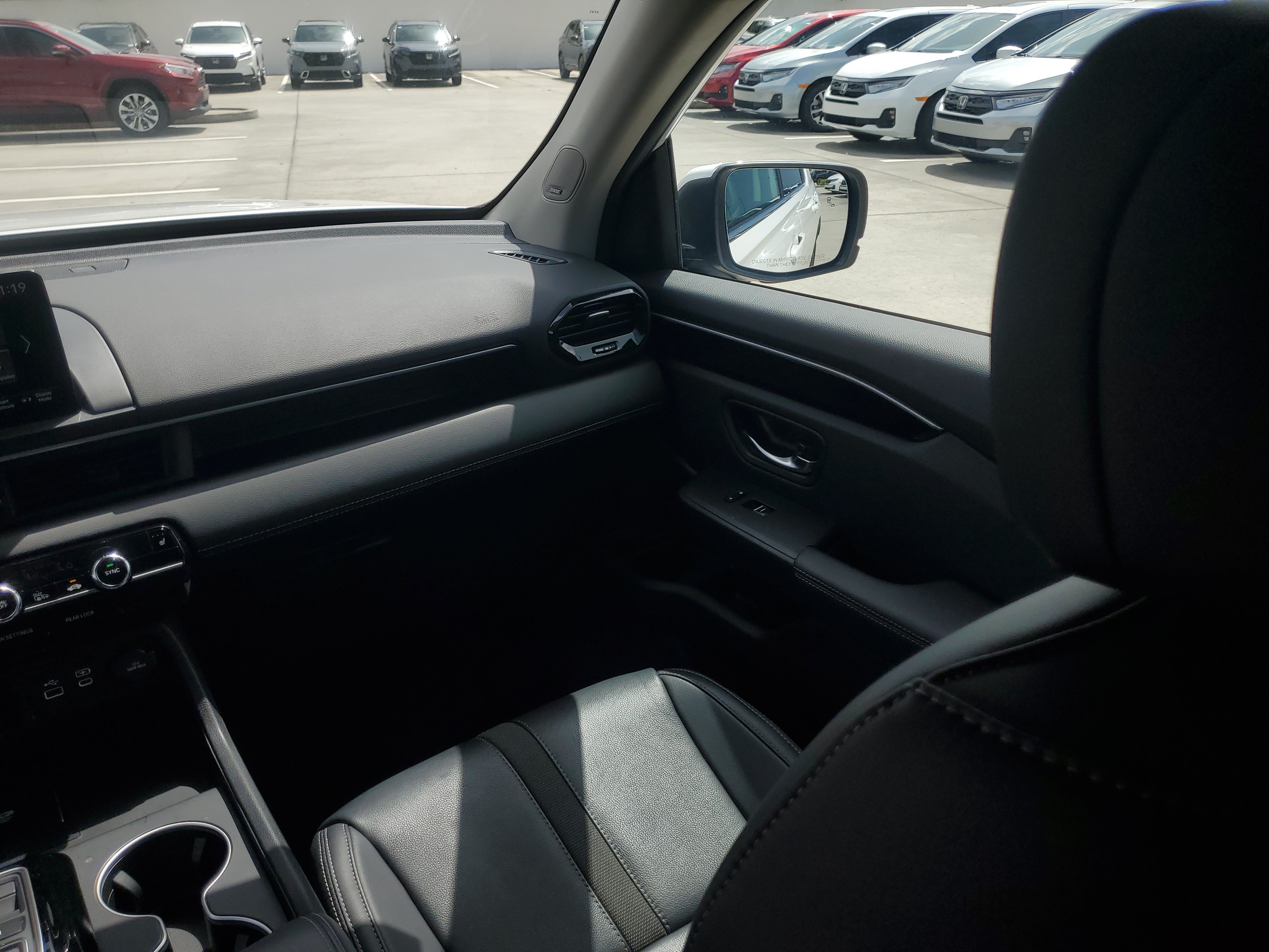 Used 2025 White Honda Touring image 17