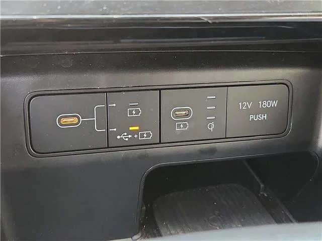 Used 2025 Black Hyundai SEL image 14