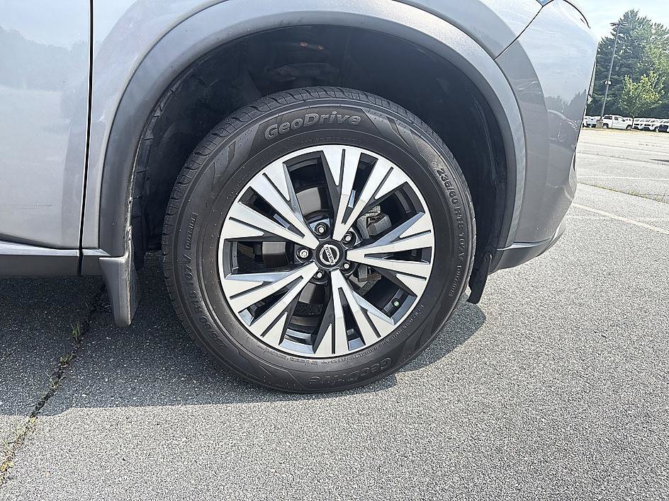 Used 2021 Gun Metallic Nissan SV image 11