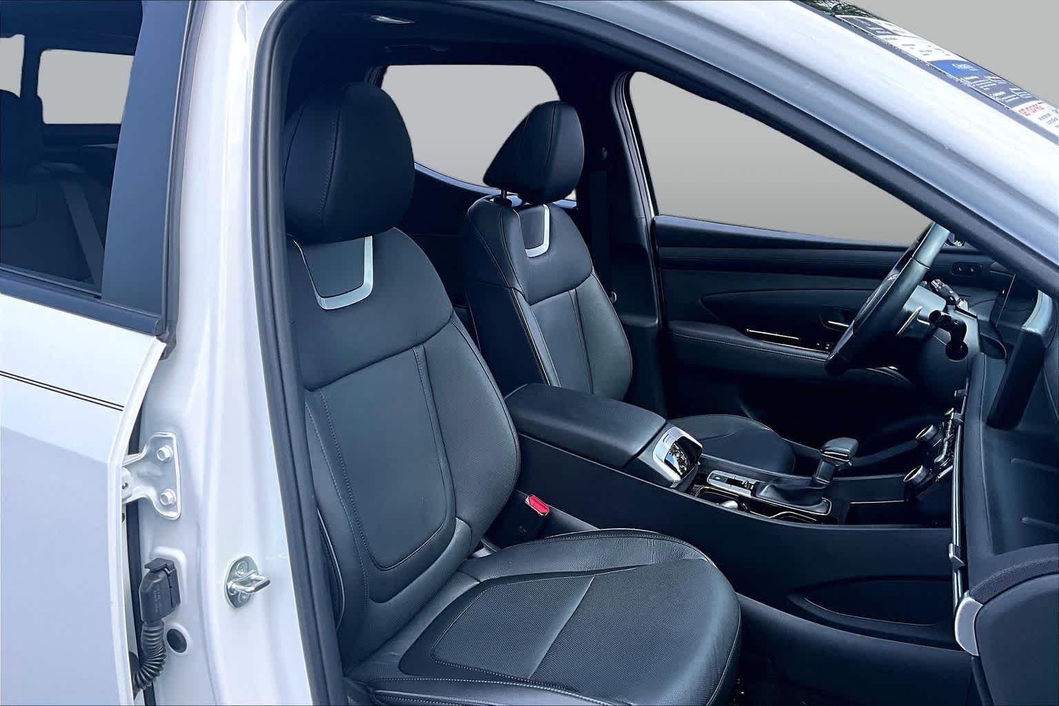 Used 2025 Atlas White Hyundai Limited image 9