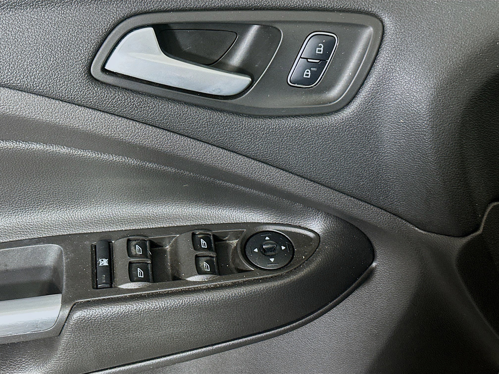 Used 2018 White Gold Metallic Ford SEL image 14