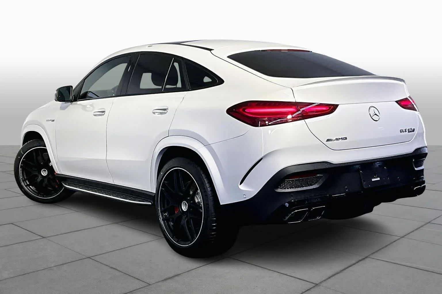 New 2026 MANUFAKTUR Moonlight White Metallic Mercedes-Benz AMG® GLE 63 S image 3