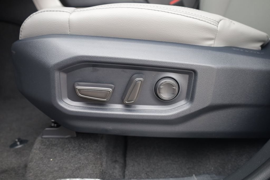 2026 Toyota Tundra SR5 - Photo 27