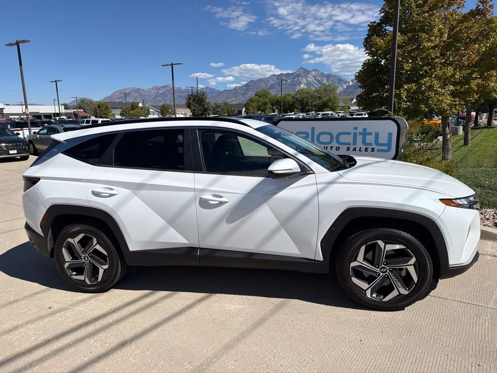 Used 2022 Gray Hyundai SEL image 8