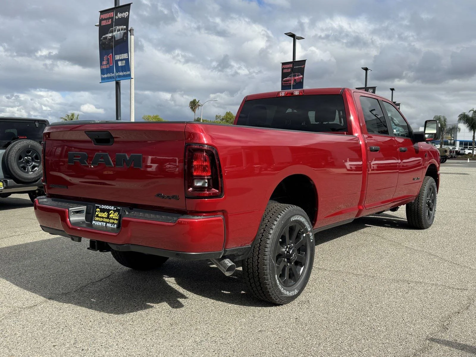 New 2026 Molten Red Pearl-Coat Exterior Paint RAM Big Horn image 6
