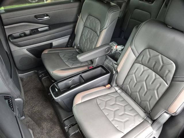 New 2026 Boulder Gray Pearl Nissan Platinum image 21