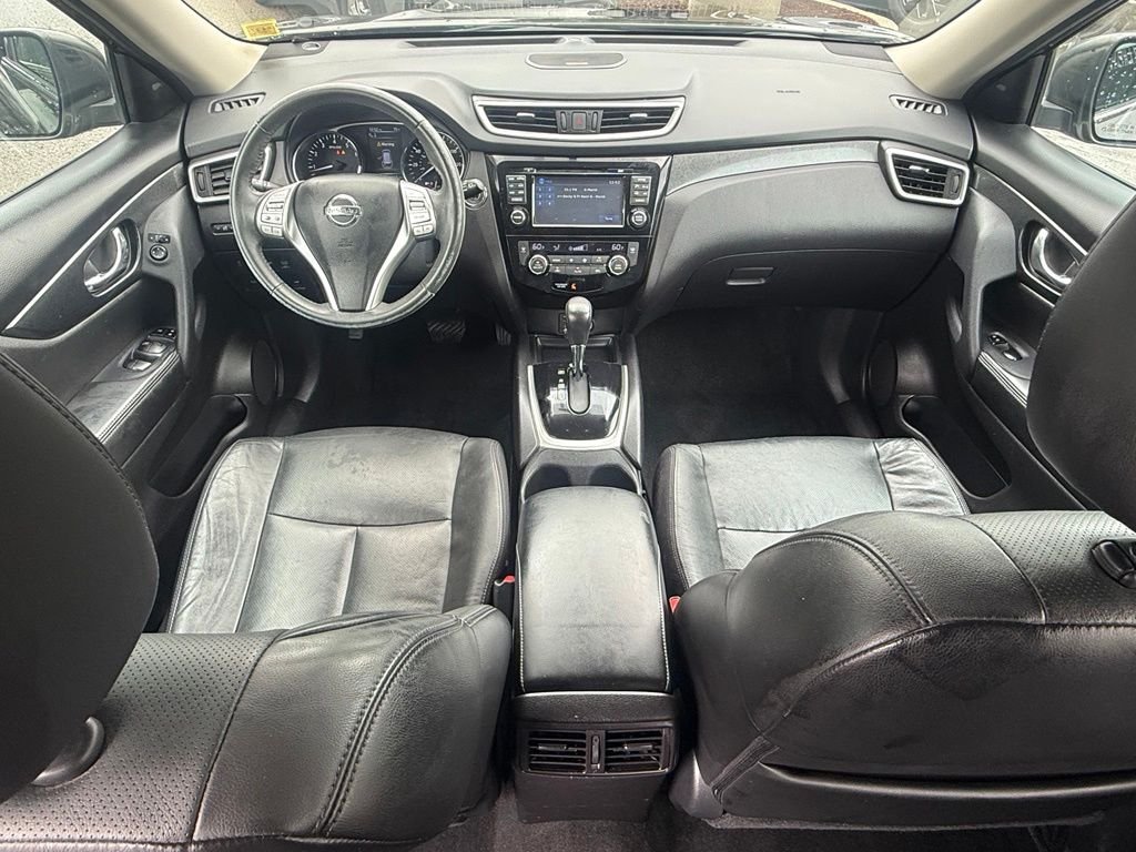 Used 2015 Green Nissan SL image 22