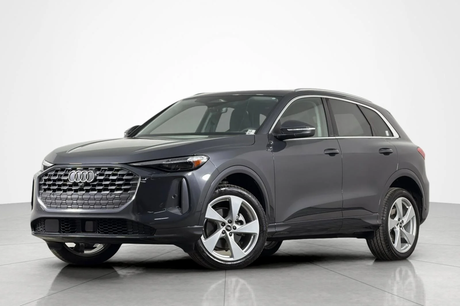 2025 Audi Q5 40 Premium Plus's photo