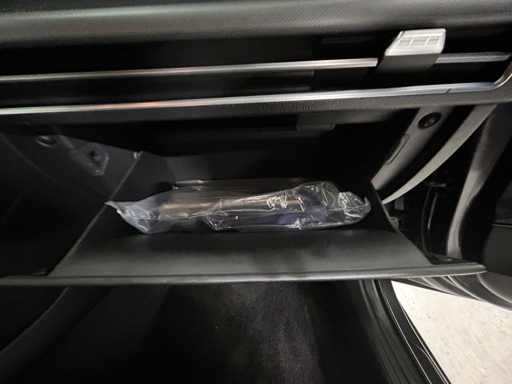 Used 2025 Gray Hyundai SEL image 28