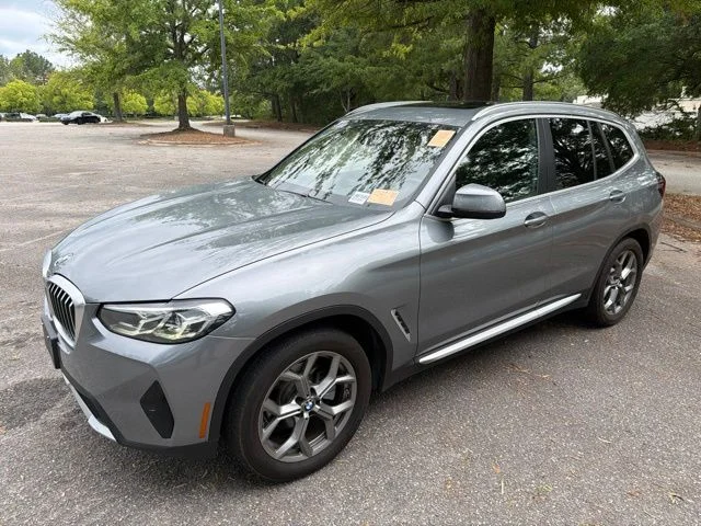 Used 2024 Gray BMW xDrive30i image 1