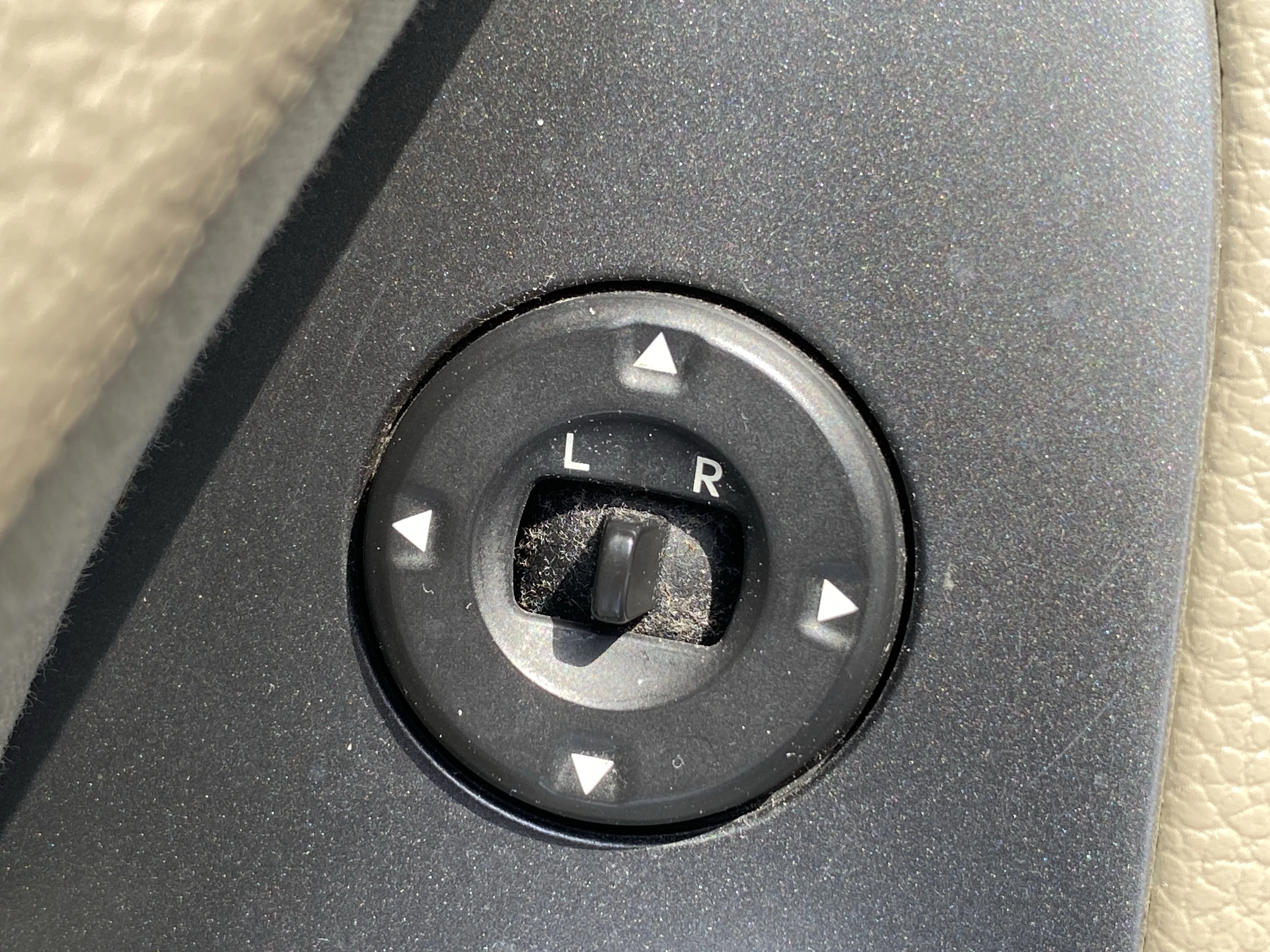 Used 2014 Remington Red Metallic Kia LX image 12