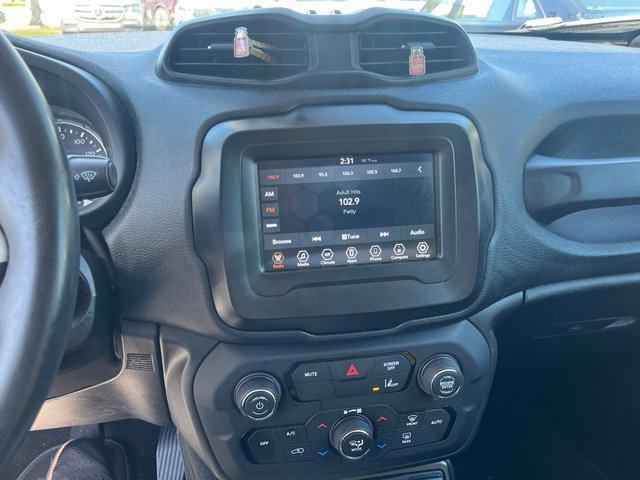 Used 2021 Alpine White Clearcoat Jeep Latitude image 2