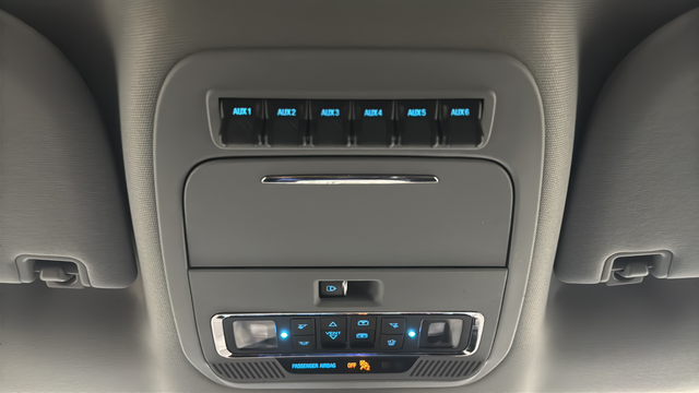 Used 2025 Agate Black Metallic Ford Lariat image 34