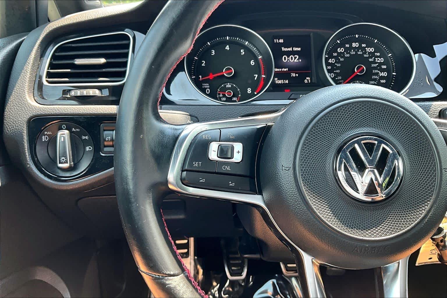Used 2018 Deep Black Pearl Metallic Volkswagen S image 24