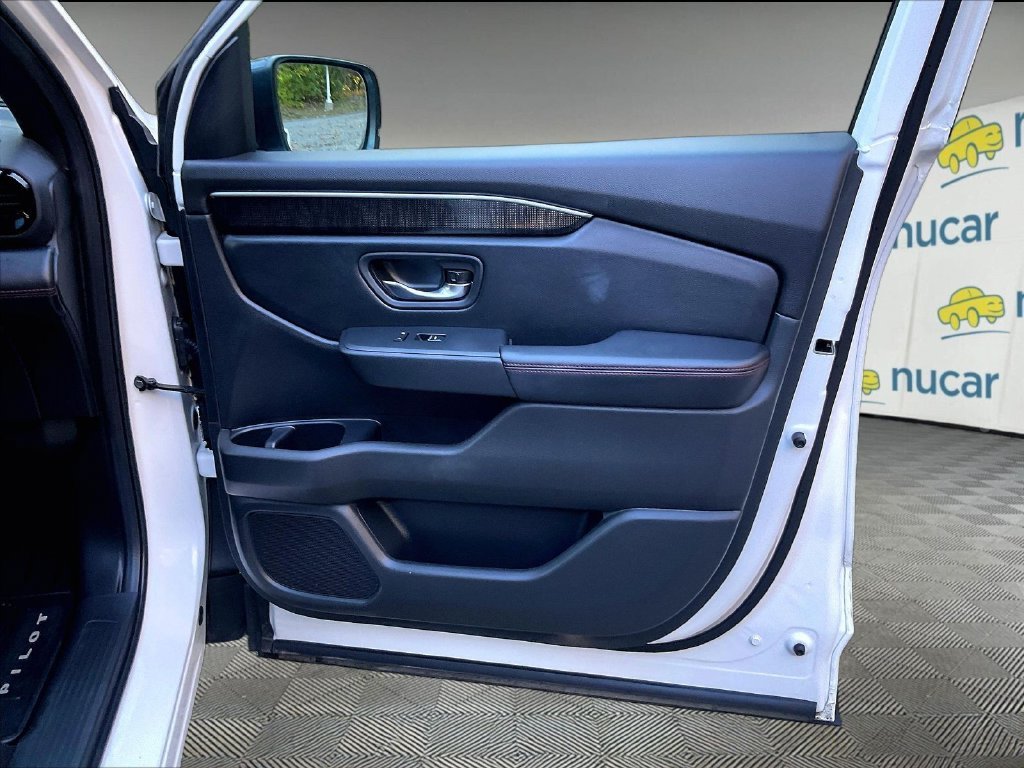 Used 2025 White Honda Black Edition image 12