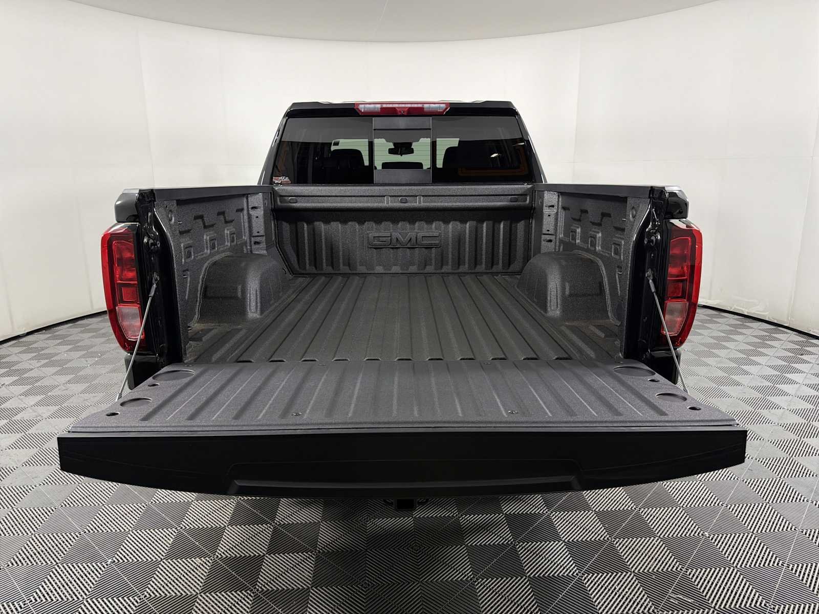 New 2026 Onyx Black GMC Elevation image 16