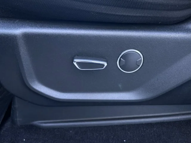 Used 2016 Silver Ford XLT image 12