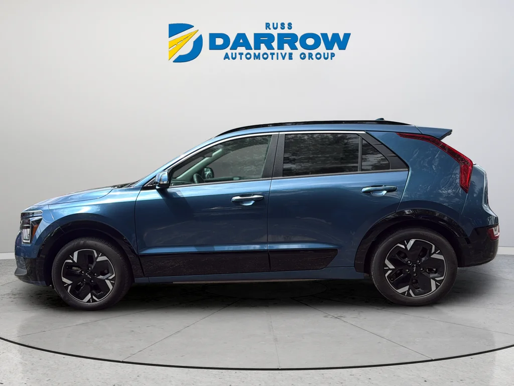 Certified Used 2023 Blue Kia Wave image 2