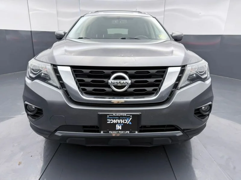 Used 2017 Gray Nissan SV Sport Utility 4D image 2