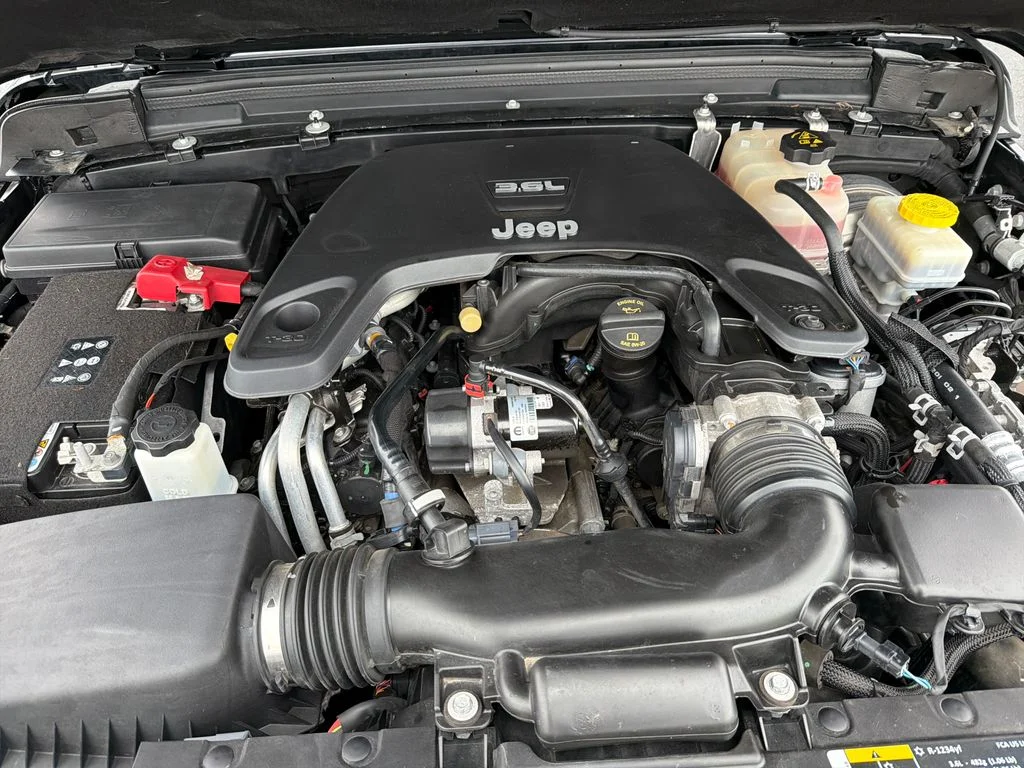Used 2021 Black Jeep Unlimited Rubicon image 22