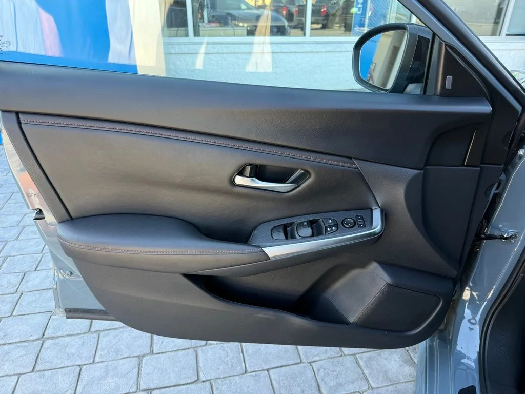 Used 2025 Gray Nissan SR image 30