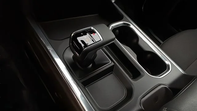 Used 2025 White Chevrolet RST image 30