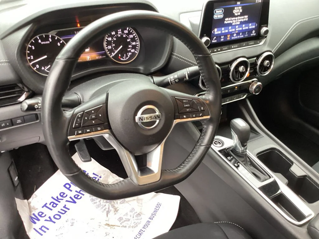 Used 2022 Gray Nissan SV image 16