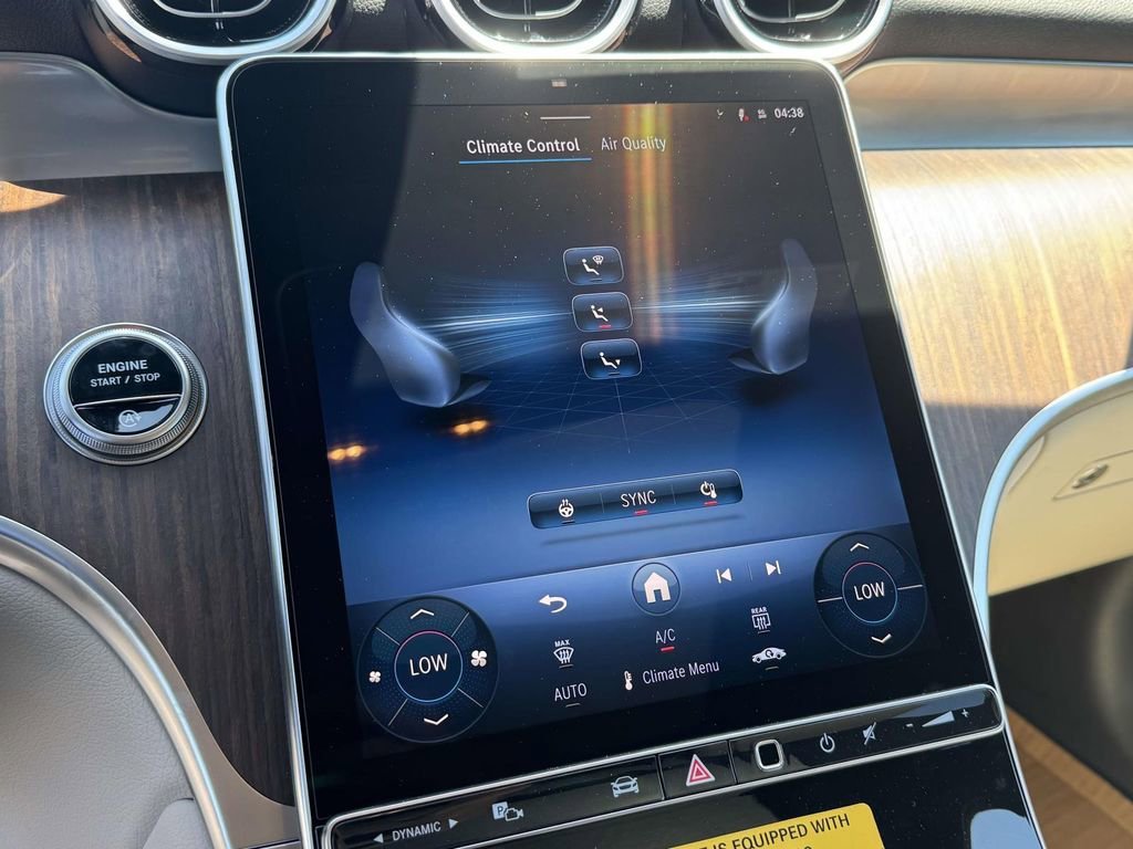 New 2026 Polar White Mercedes-Benz GLC 300 image 28