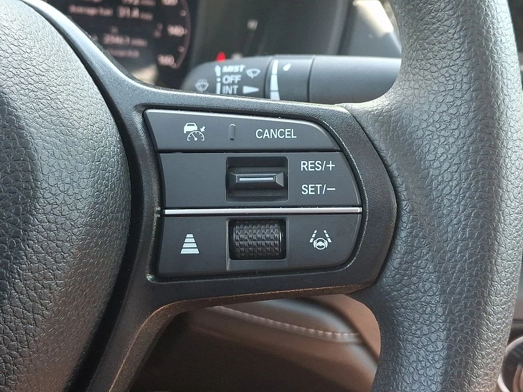Certified Used 2025  Honda SE image 21