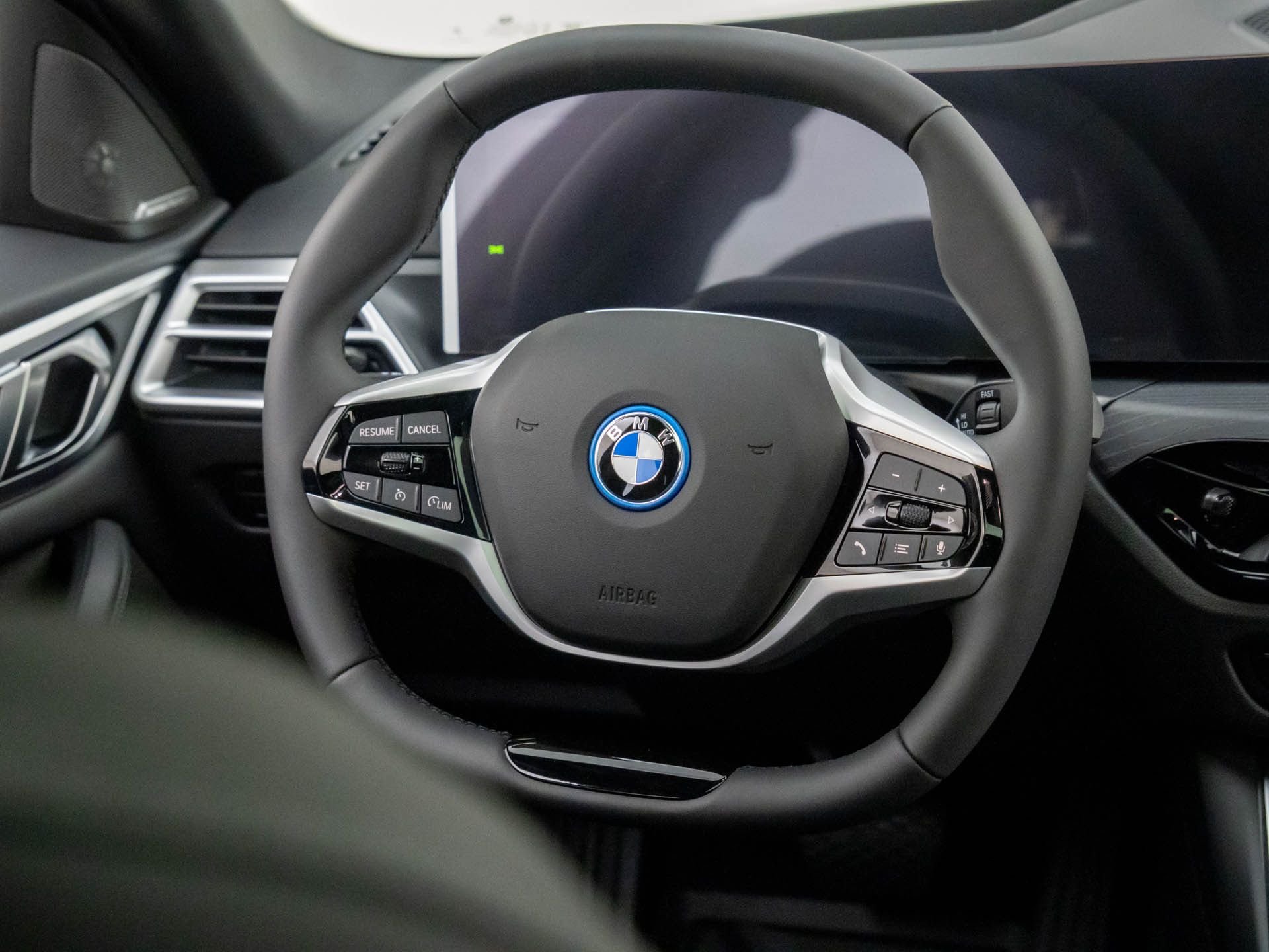 New 2026 Skyscraper Grey Metallic BMW xDrive40 image 11