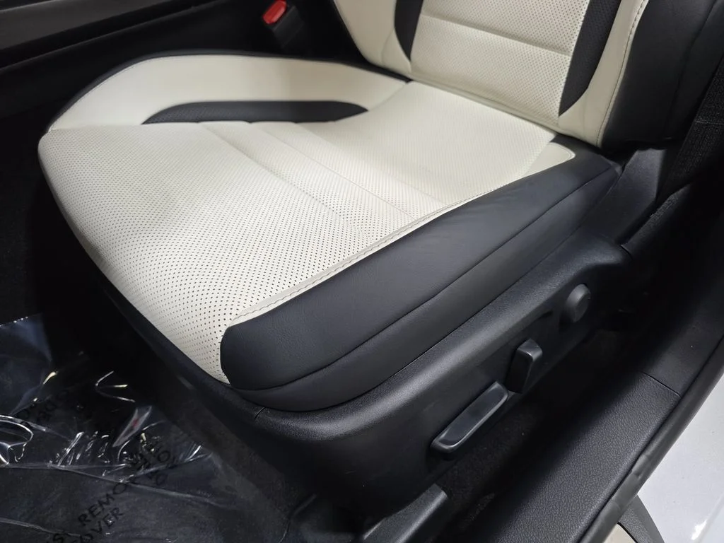 Used 2025 Ultra White Lexus 350 F SPORT image 27