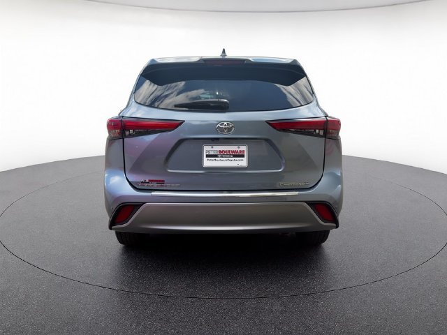 Certified Used 2023  Toyota Platinum image 5