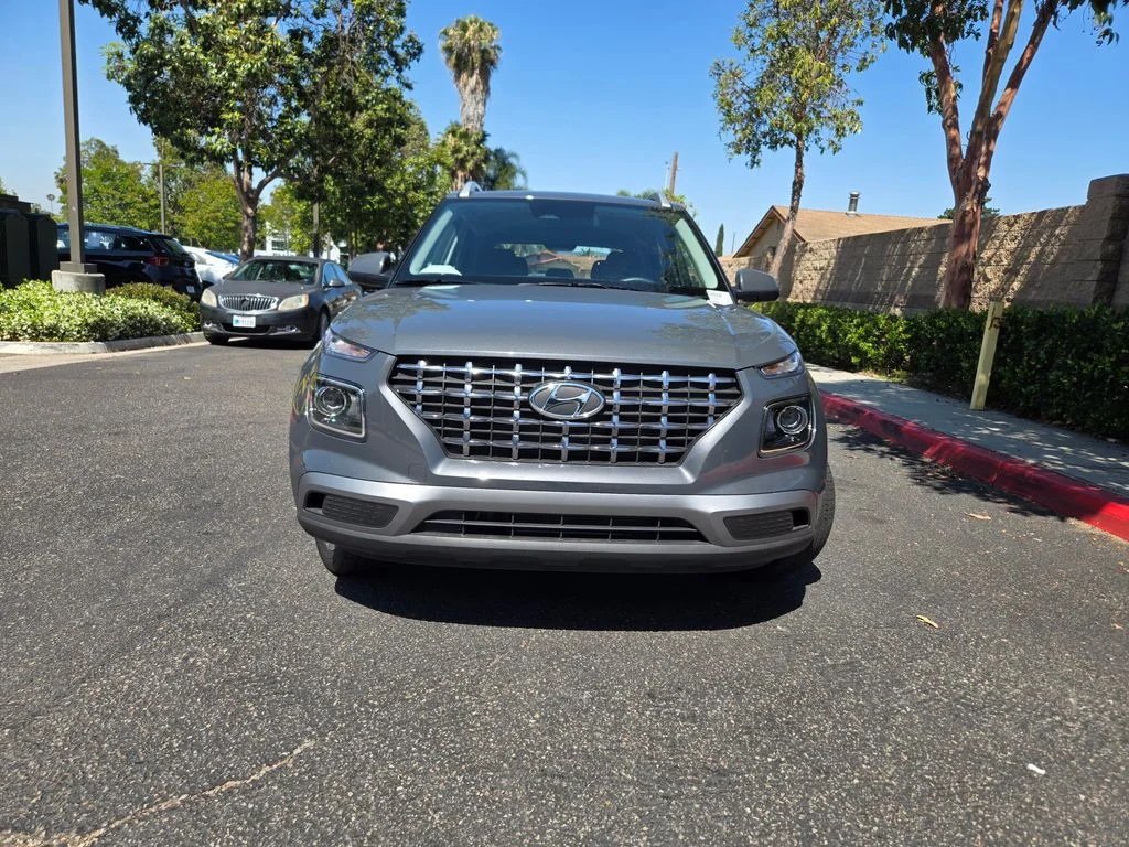 Used 2025 Gray Hyundai SEL image 2