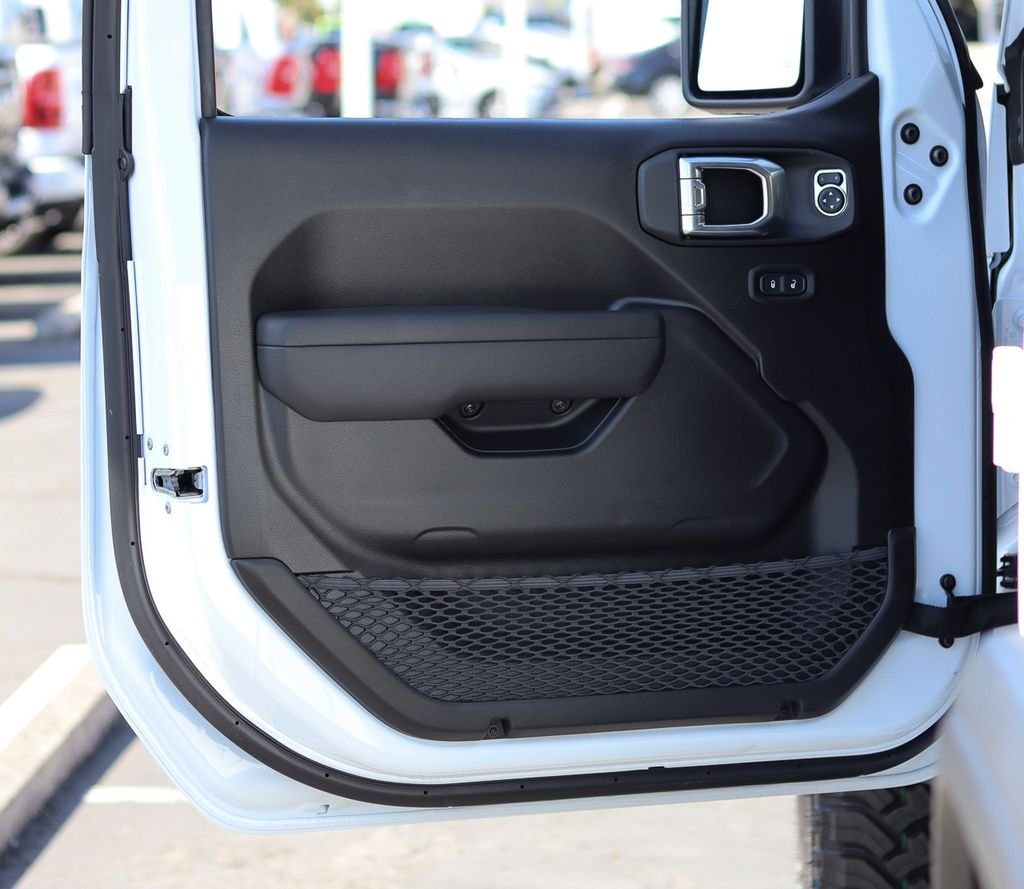 New 2026 Bright White Clear-Coat Exterior Paint Jeep Willys image 13