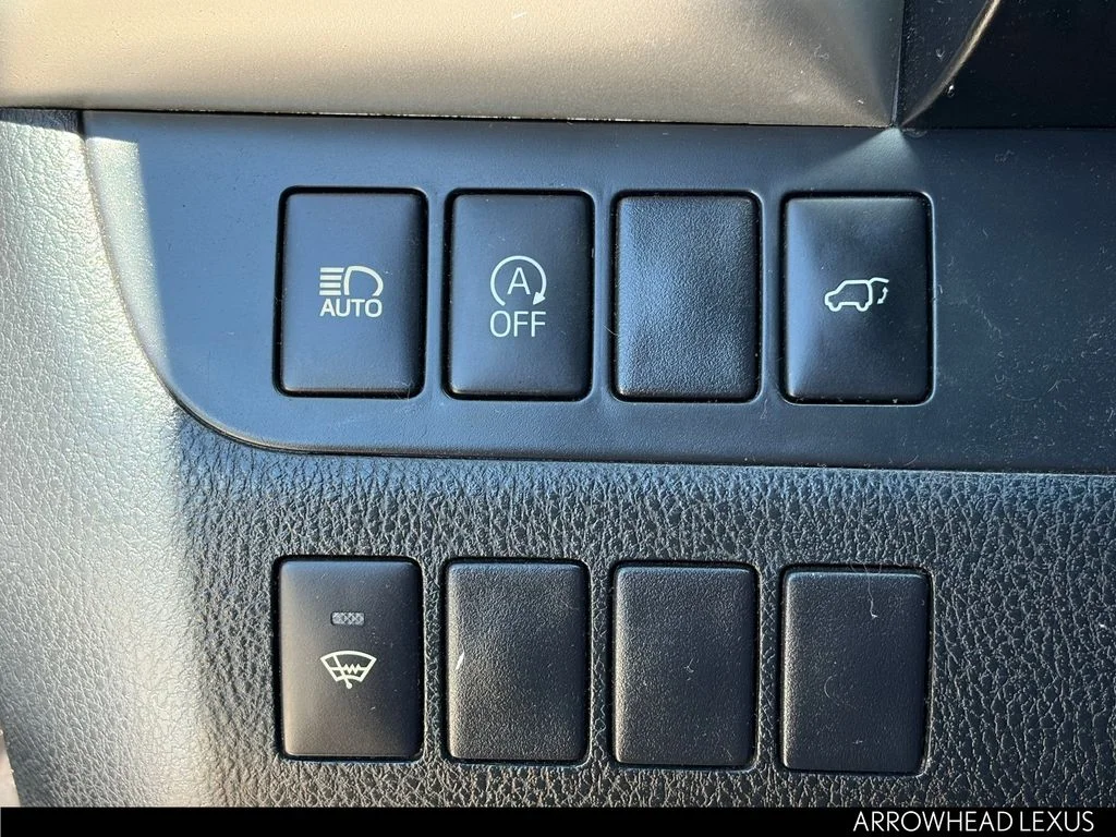 Used 2017 Gray Toyota XLE image 9