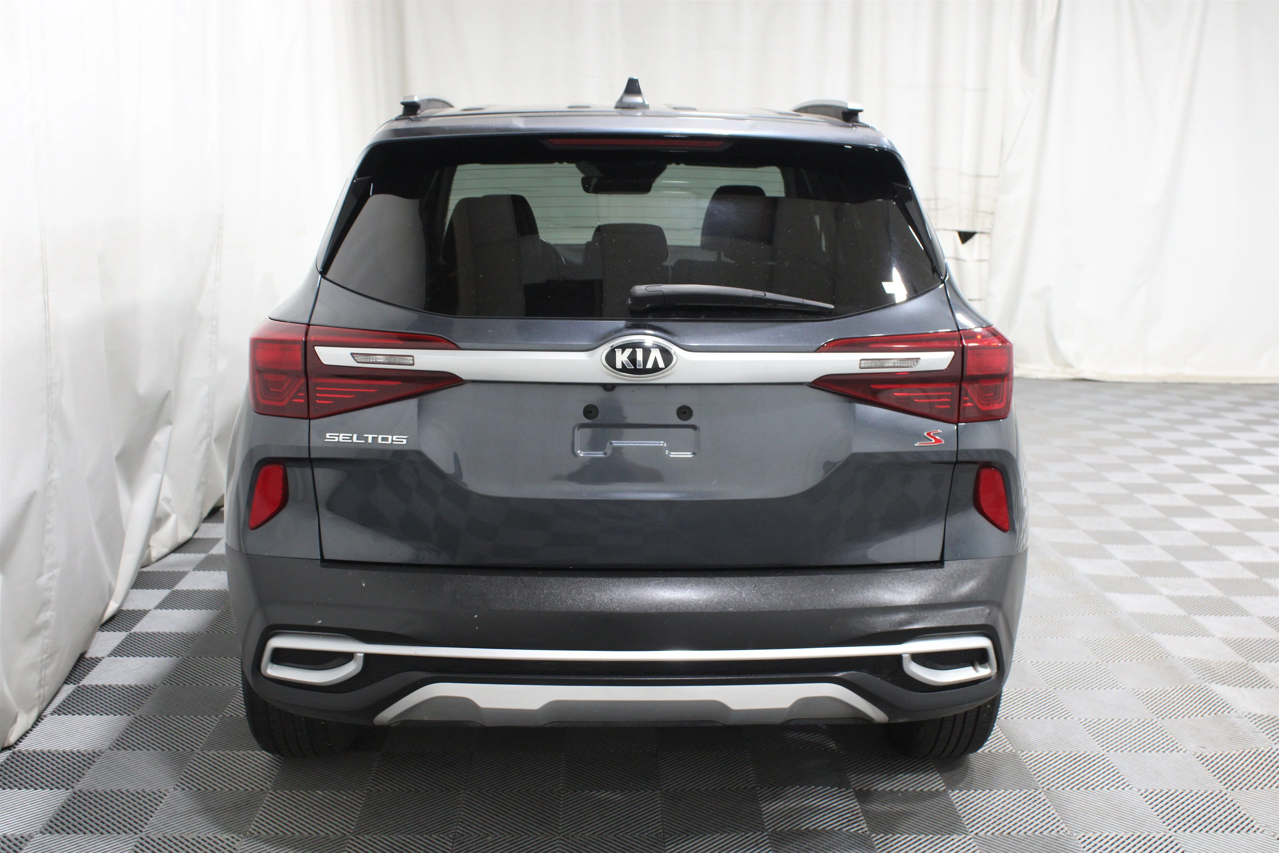 Used 2021 Gravity Gray Kia S image 28