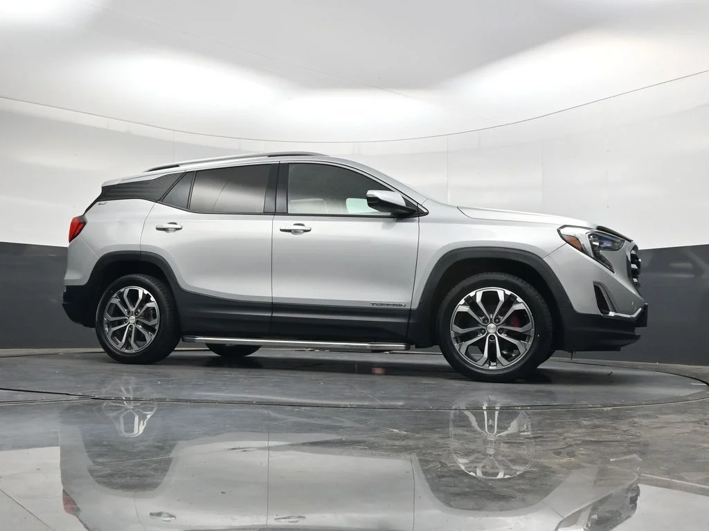 Used 2021 Silver GMC SLT image 42