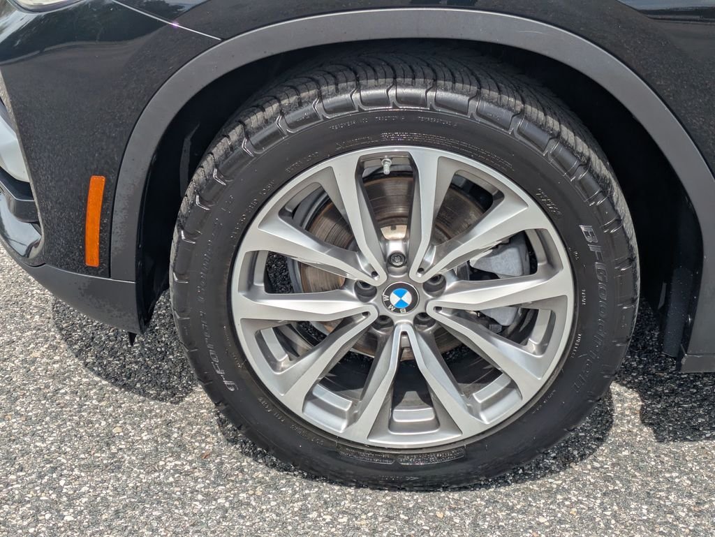 Used 2018 Black BMW xDrive30i image 10